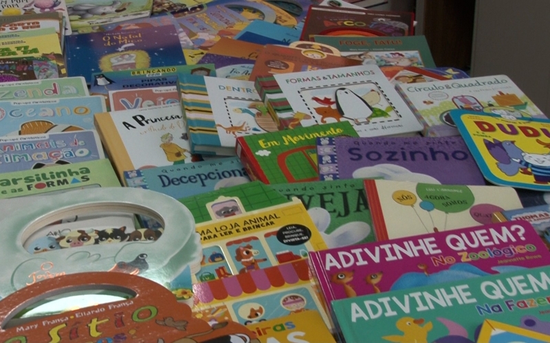 A Prefeitura Municipal de Santa Tereza do Oeste , adquiriu um acervo  grande de livros para as escolas municipais. 